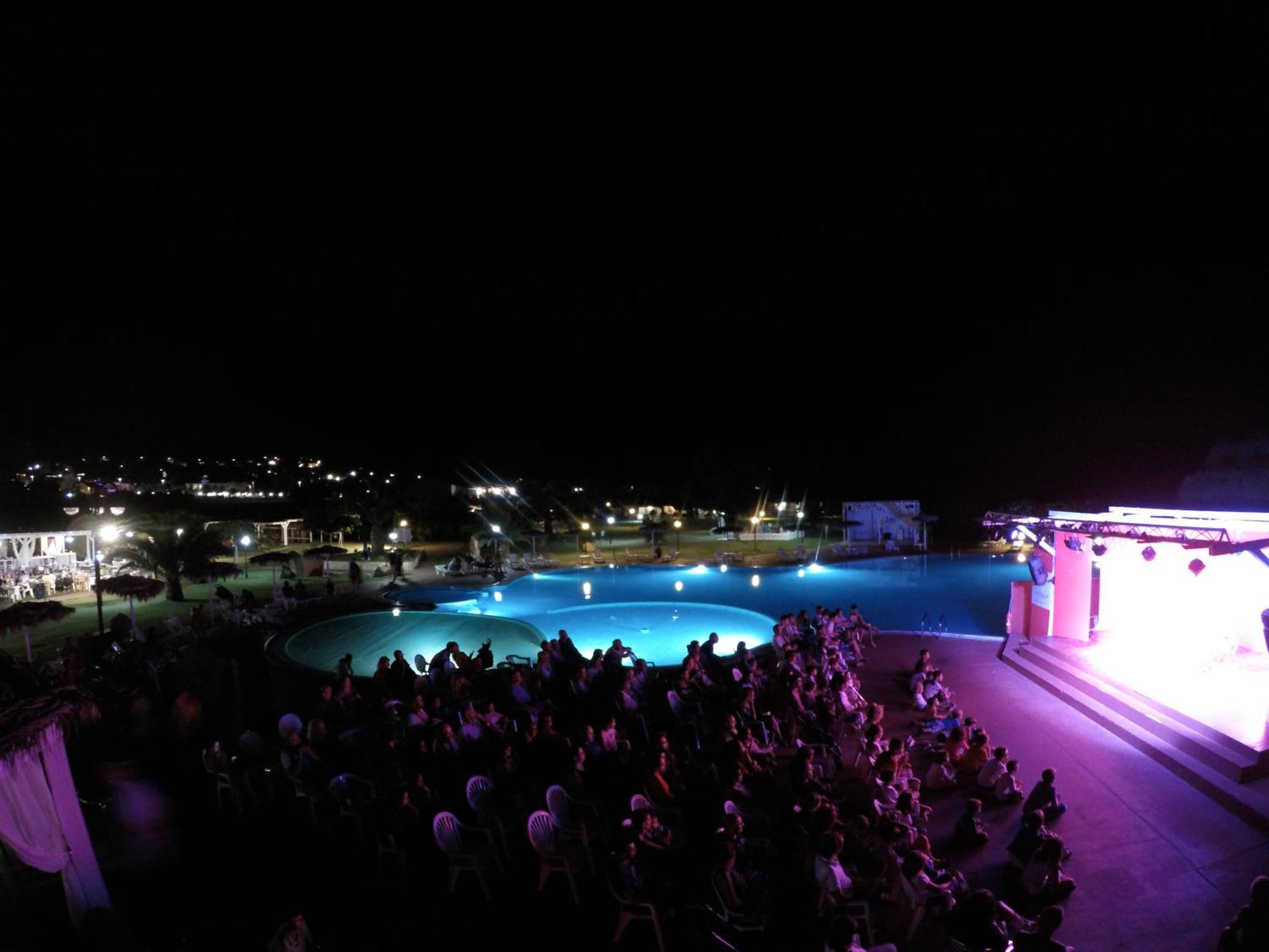 Rey Beach Club Monte Nai Exteriör bild